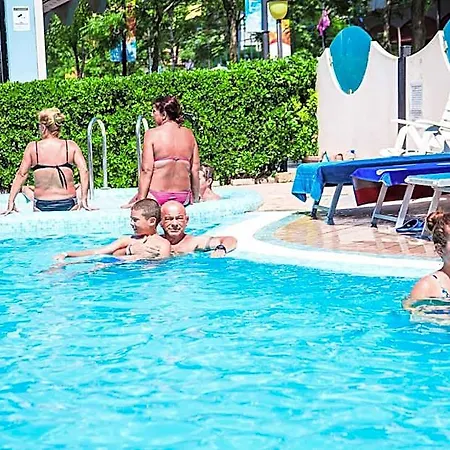 Adriatico Family Village 3*